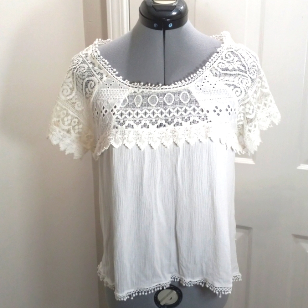 My Michelle Sz Med White Cropped lace Top - Picture 4 of 7